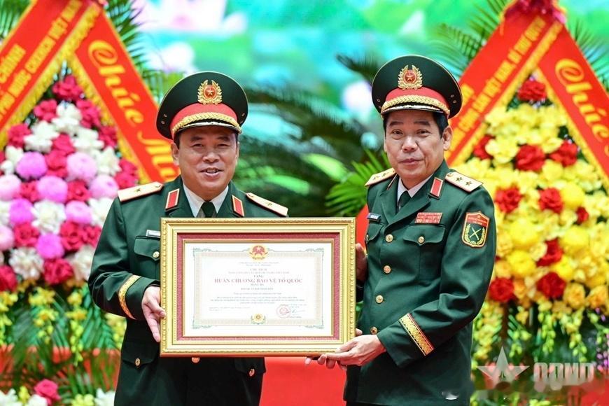 2025年10月20日越南《人民军队报》建报75周年纪念大会，越共中央委员、国防