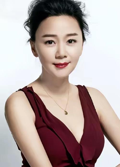 大家都知道黄晓明考上博士了，却不知道高鑫老婆王一楠也考上了，而她女儿今年高考，她