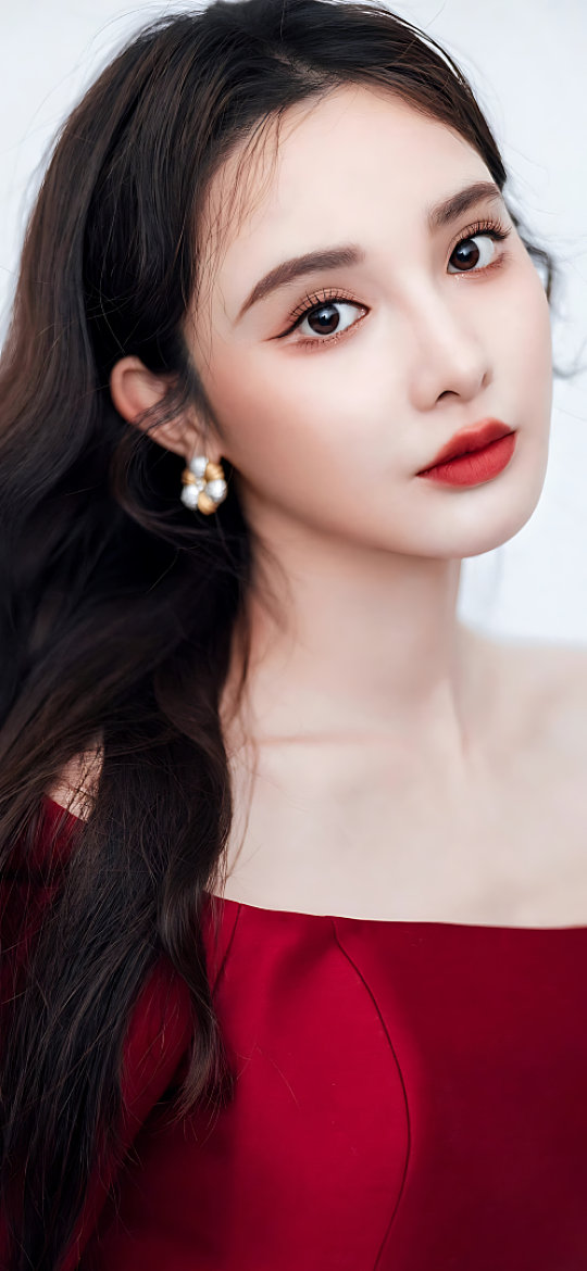 彭小苒扛住了豹纹连体裙豹纹连体裙有多挑人不用多说，彭小苒一上身直接封神！她自带的