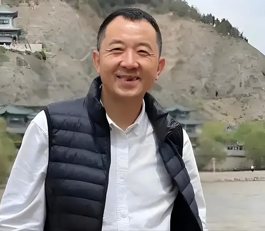 一次，陈行甲去汇报工作，上级对他说：“你给老子滚！你只是个县委书记，老子是州委书