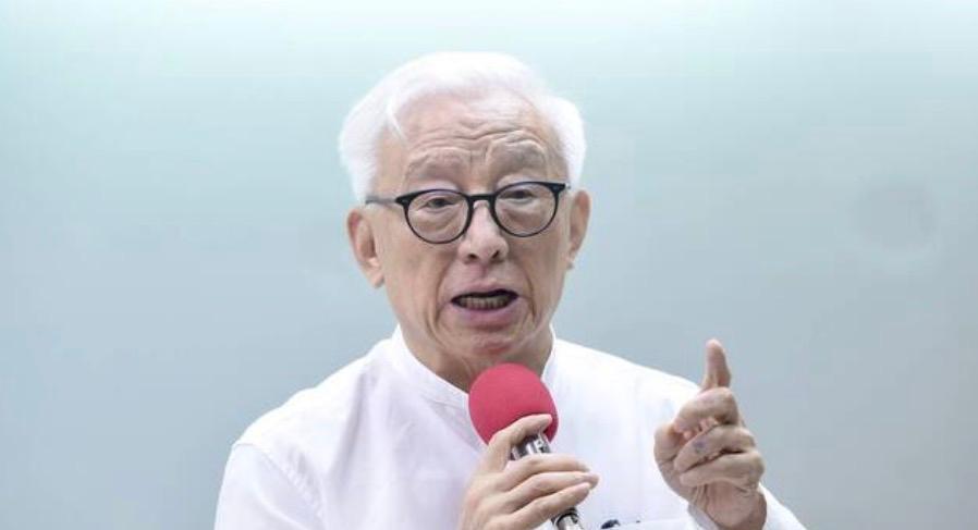 【“大罢免”，曹兴诚不玩了，喊话“不要为民进党耗尽我们的力量”】7月26日，岛