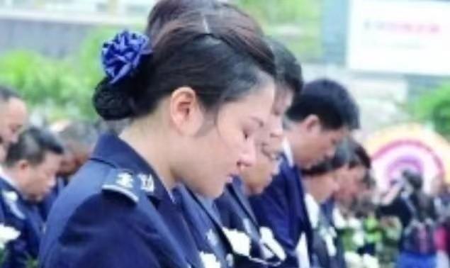 1997年，毒贩赵勇夫妇被抓。22岁的警察严婷，听见赵勇夫妇在关押室里大喊大叫。