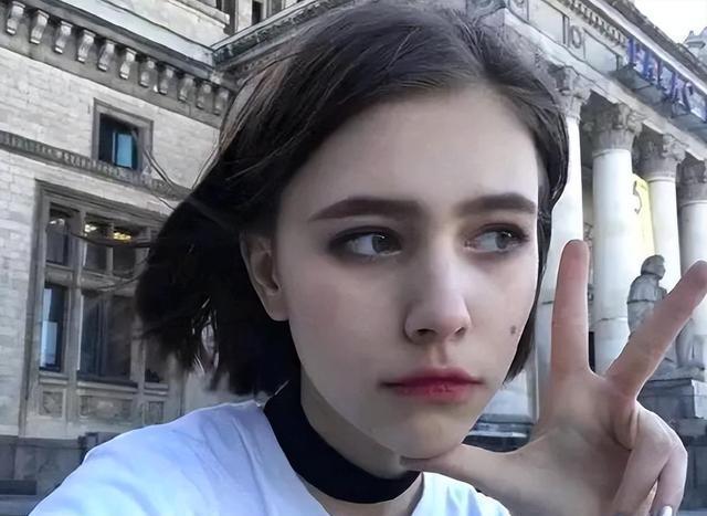 在东北边境，一个隐于地图的小村宏疆村，静默地伫立着。这里是中国唯一的中俄混血村落