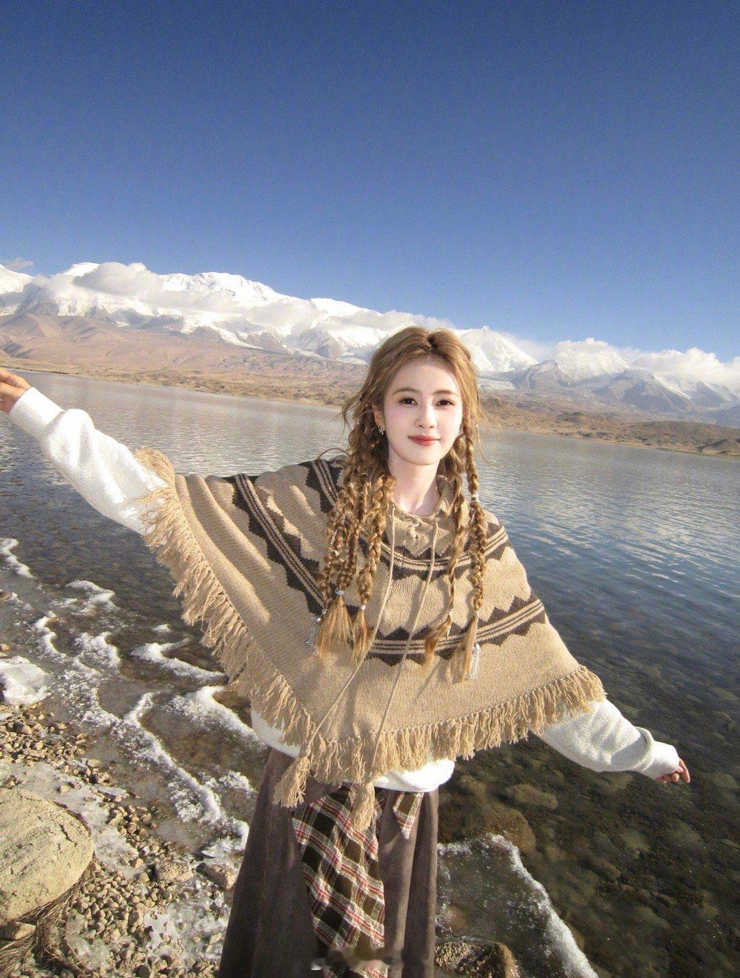 白鹿神图像线面一样繁殖白鹿其实挺漂亮的。但她上一个出圈的表情是图二，还做成了开