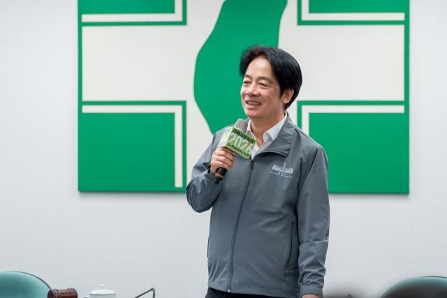 赖清德不愿见郑丽文一面，为了拼连任只能紧抓绿营基本盘中国国民党主席郑丽文访陆返