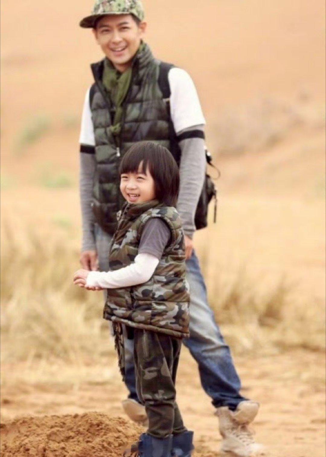 朋友们这是kimi啊！！！林志颖他儿子，真的小时候可爱长大纯帅，我印象里好像是最