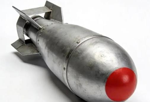 日本拥核的真实目标与目的，远比想象中危险，日本拥核后第一个打击目标不是美国，距离