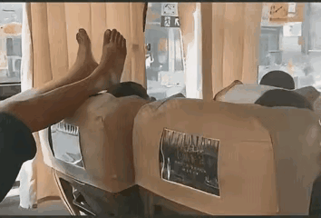 有些人就是欠揍。社会百态