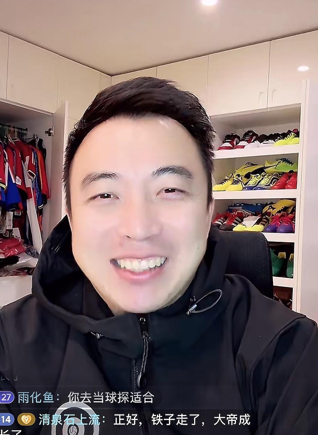 袁甲在直播时爆了个料！大帝李毅之前在教练员培训班还和铁子在一个组，铁子是组长，