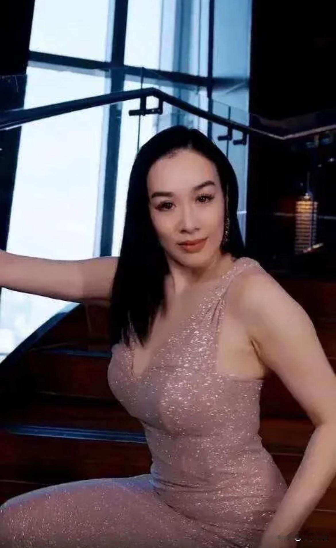 这世界最扎心的真相，从来不是“努力就有回报”，而是有钱人的“随口一提”，可能