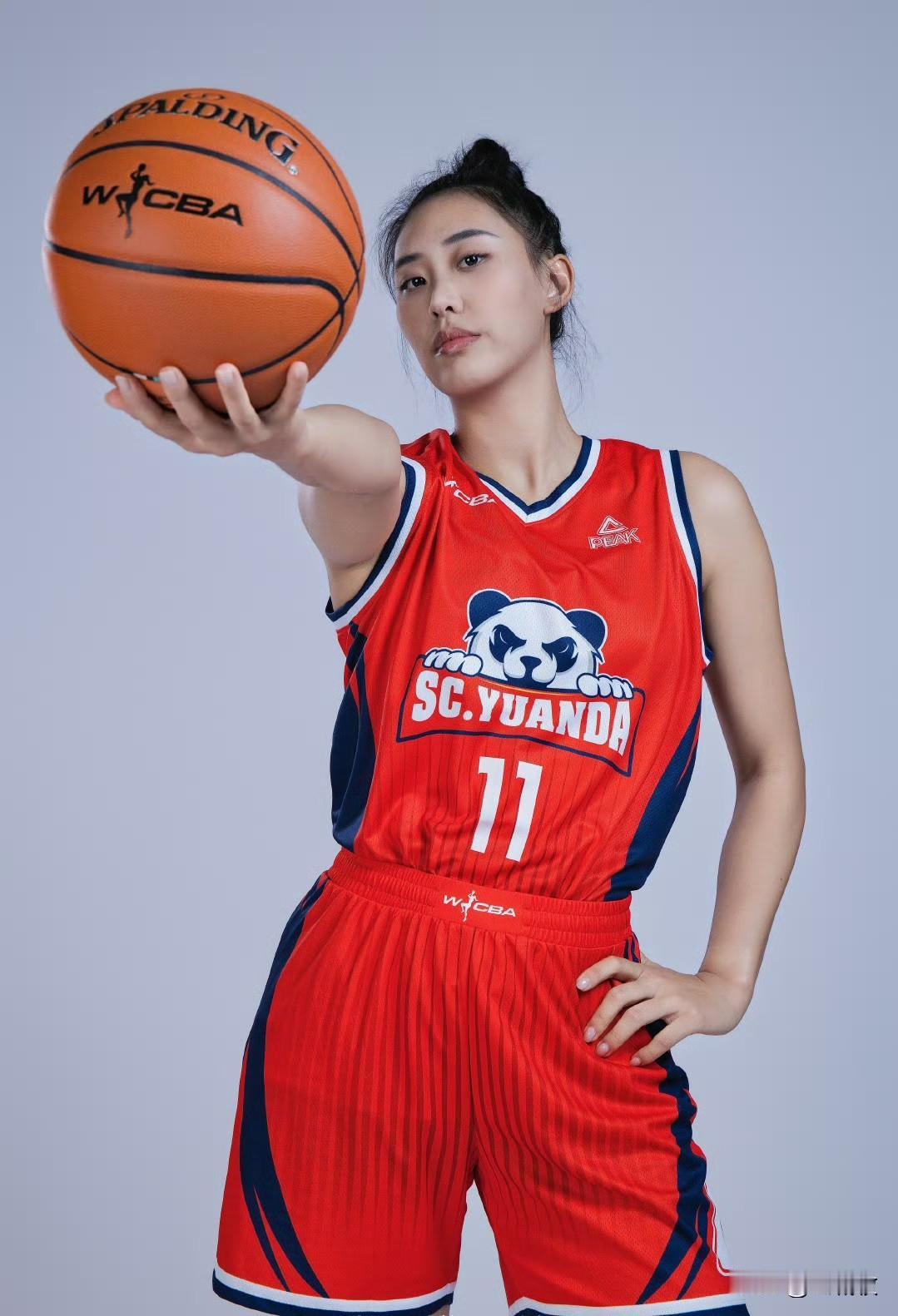 突然发现，本赛季唐子婷已经成为四川女篮的招牌一姐！随着韩旭远赴澳大利亚打联赛，