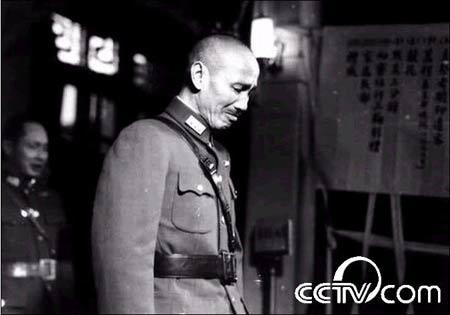 蒋介石是不是整天将“娘希匹”挂在嘴边？当然不是。首先，我们看看“娘希匹”是什