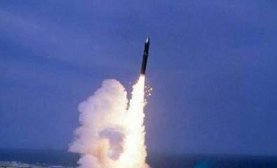 假如一枚东风41精准命中美军航母甲板，那航母能被炸沉吗？说句实话吧，就算东风41