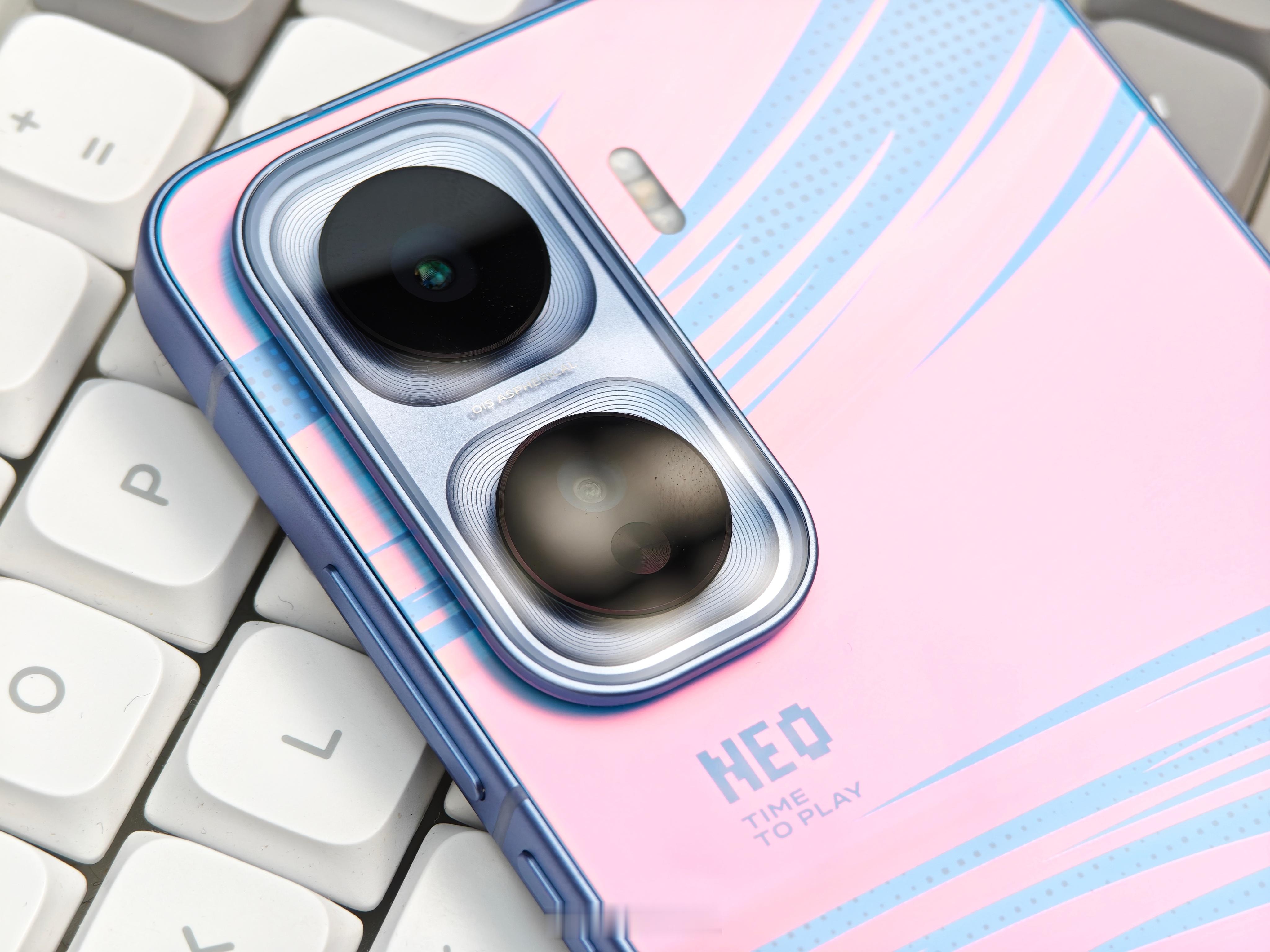 iQOO15是今年的绝对黑马,第一周的销量是上代的2倍大哥这么争气,N