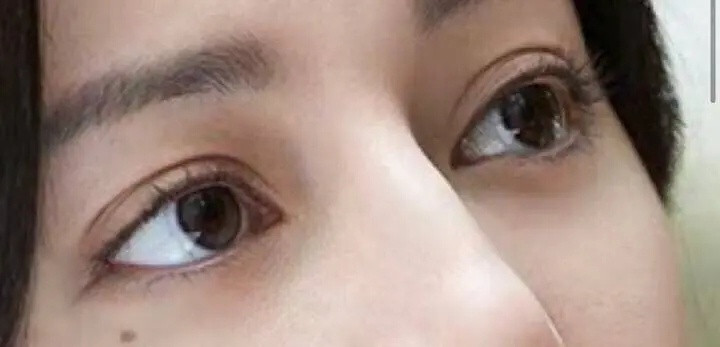 热巴拍剧一直都有带美瞳吗？