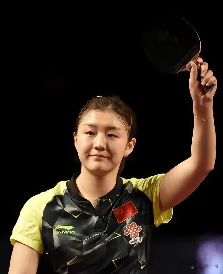 去年巴黎奥运会前，几乎90%的人都没想到陈梦能夺冠，原因是世界排名第一牢牢被孙颖