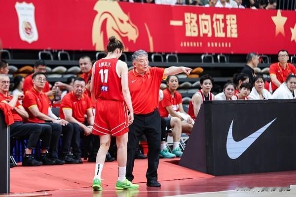 中国女篮主教练宫鲁鸣指导说这次世界杯是“中考”，现在看来，这场考试的难度远超预期