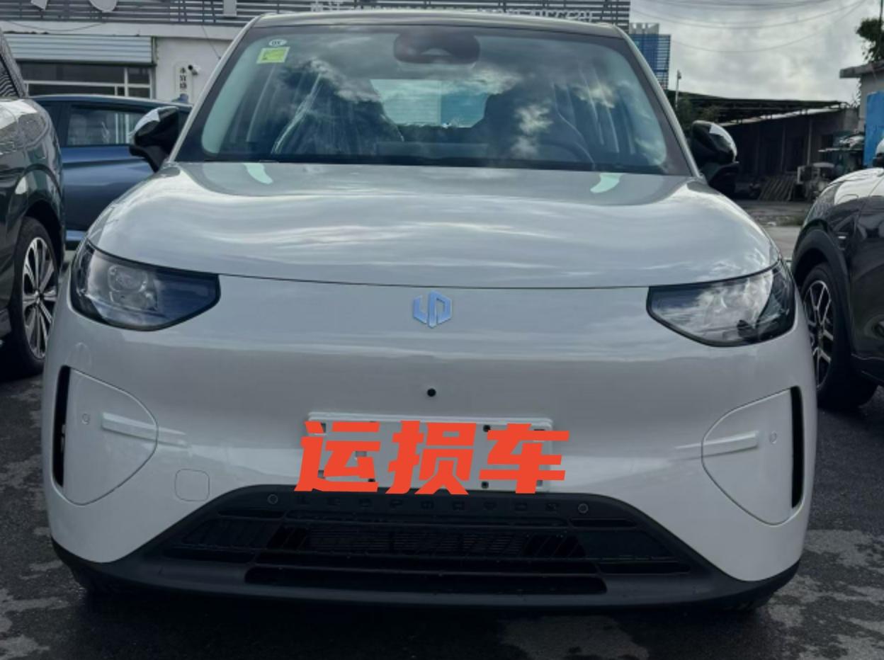零跑A10（505悦享）指导价78300现金优惠7300（后保险杠，尾门原厂