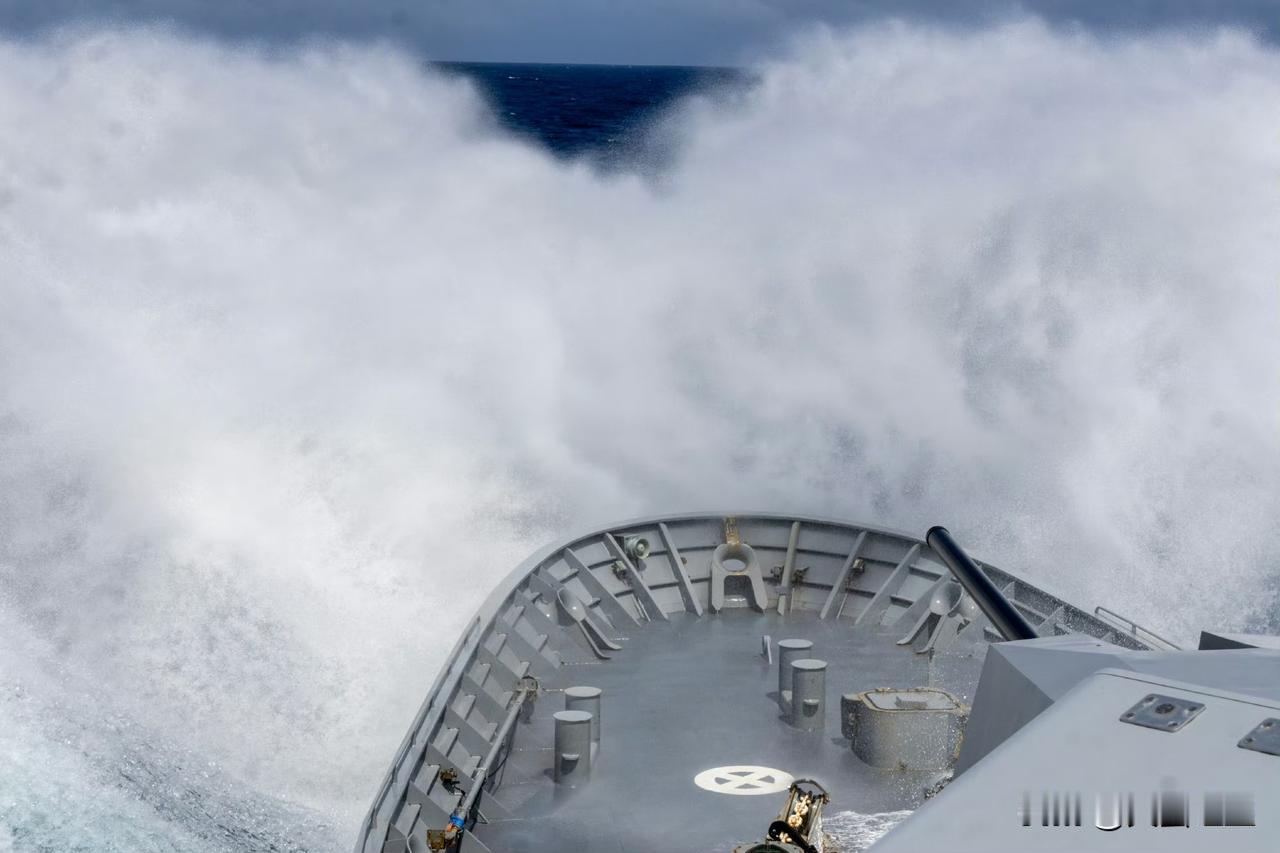 澳大利亚称其护卫舰例行过境南海——2月12号，澳大利亚国防部表示，其海军图文巴号