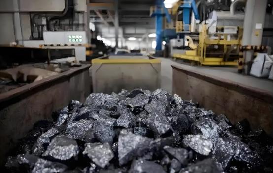 特大稀土走私案曝光，涉案超百亿，直供欧美军工，这是国家资源保卫战！这伙人胆子太大