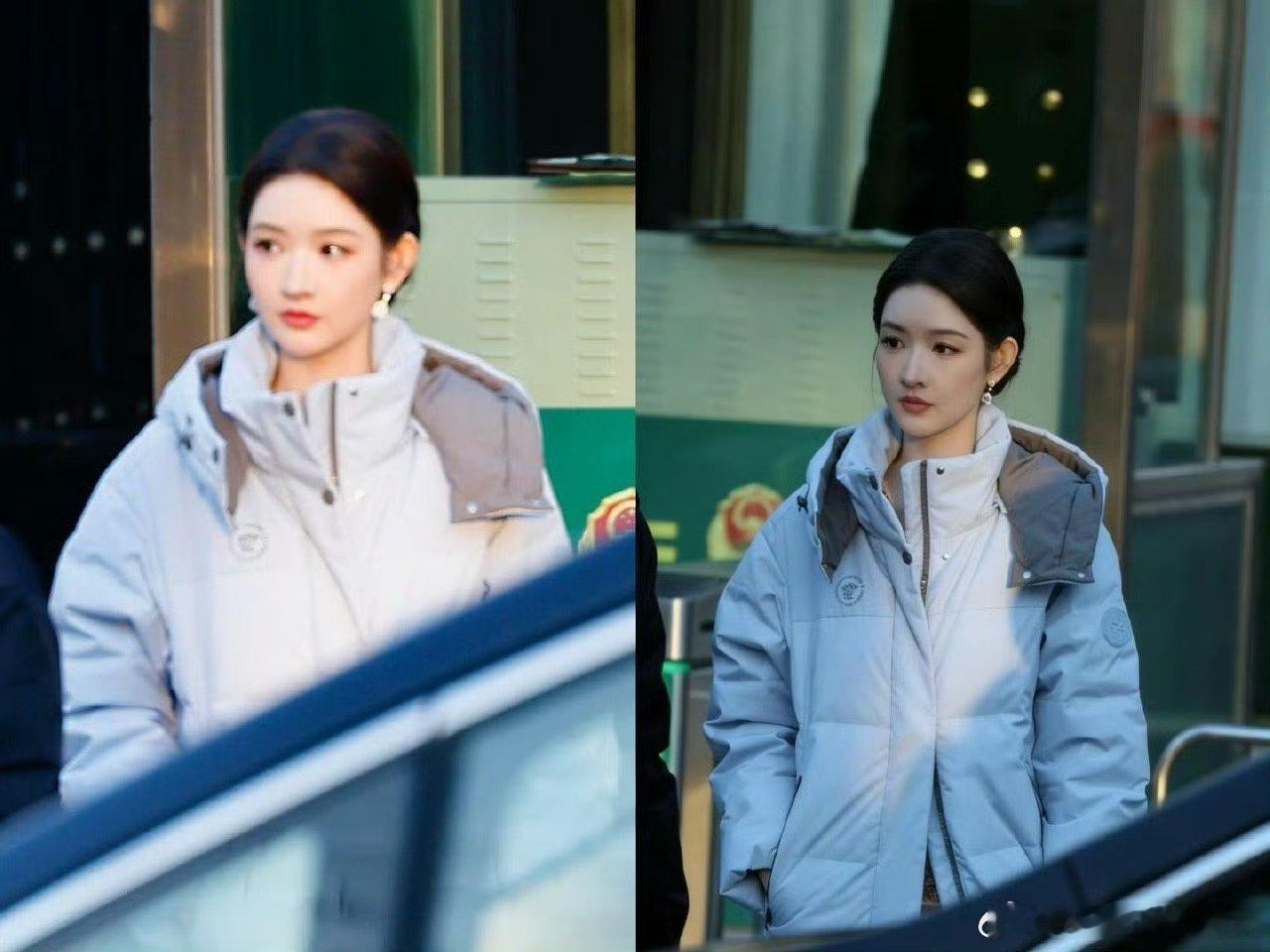 王玉雯春晚路透缎面长裙好仙王玉雯这造型太适合春晚！粉缎长裙温婉大气，盘发利落又