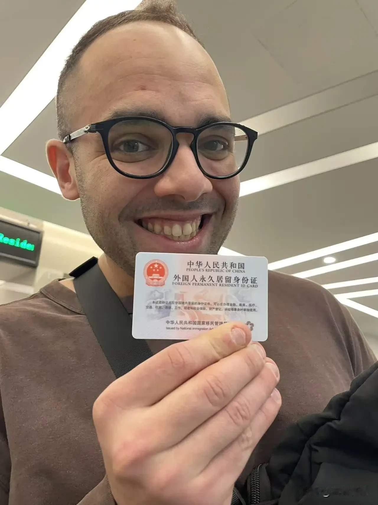 想必大家都知道，外国人想要入籍中国，其概率简直比中彩票还低。据媒体报道，全球约9