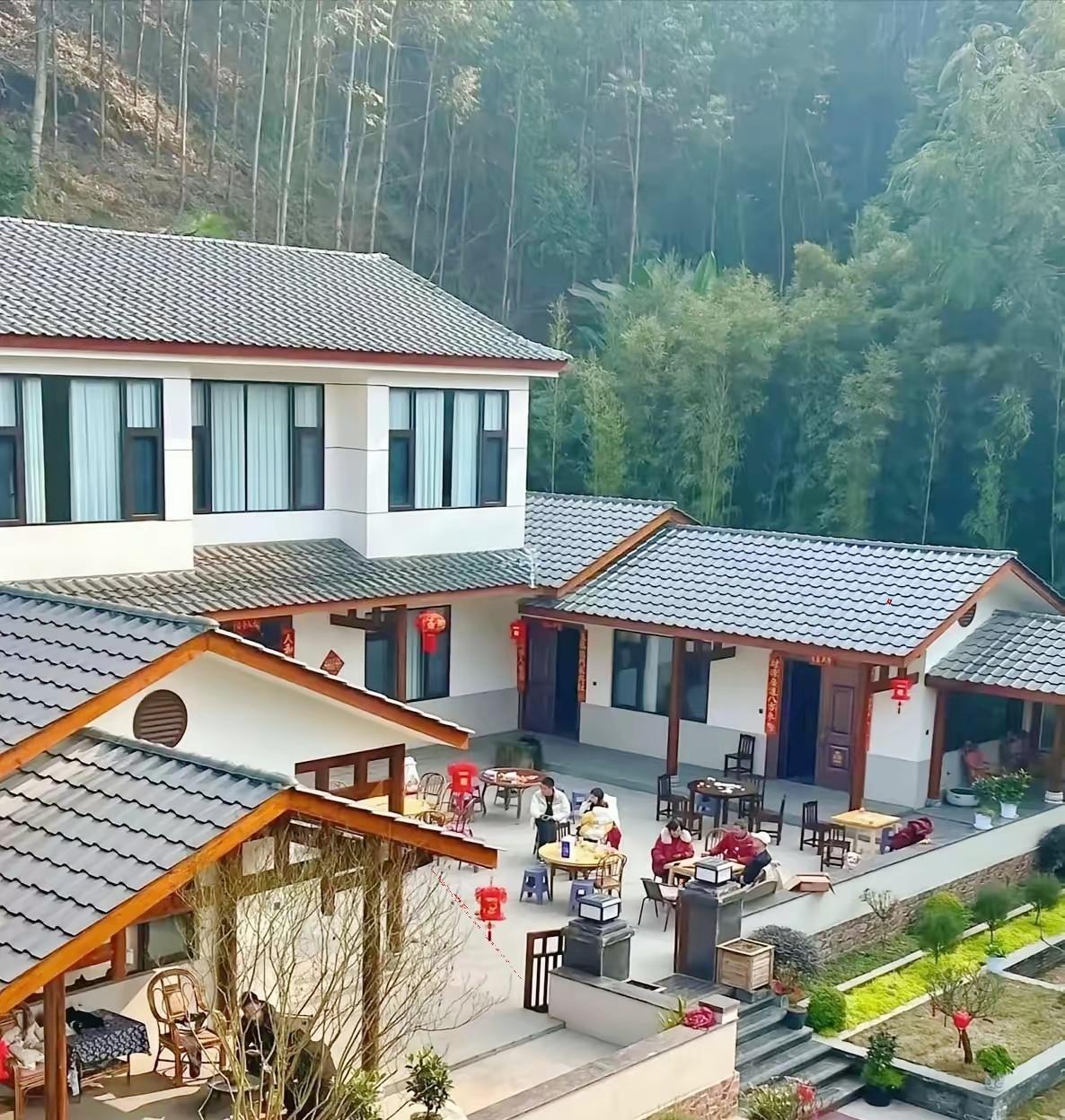 我堂哥也是抑郁症37岁自杀了，银行卡留了370万给老婆孩子，在武汉做生意的，所以