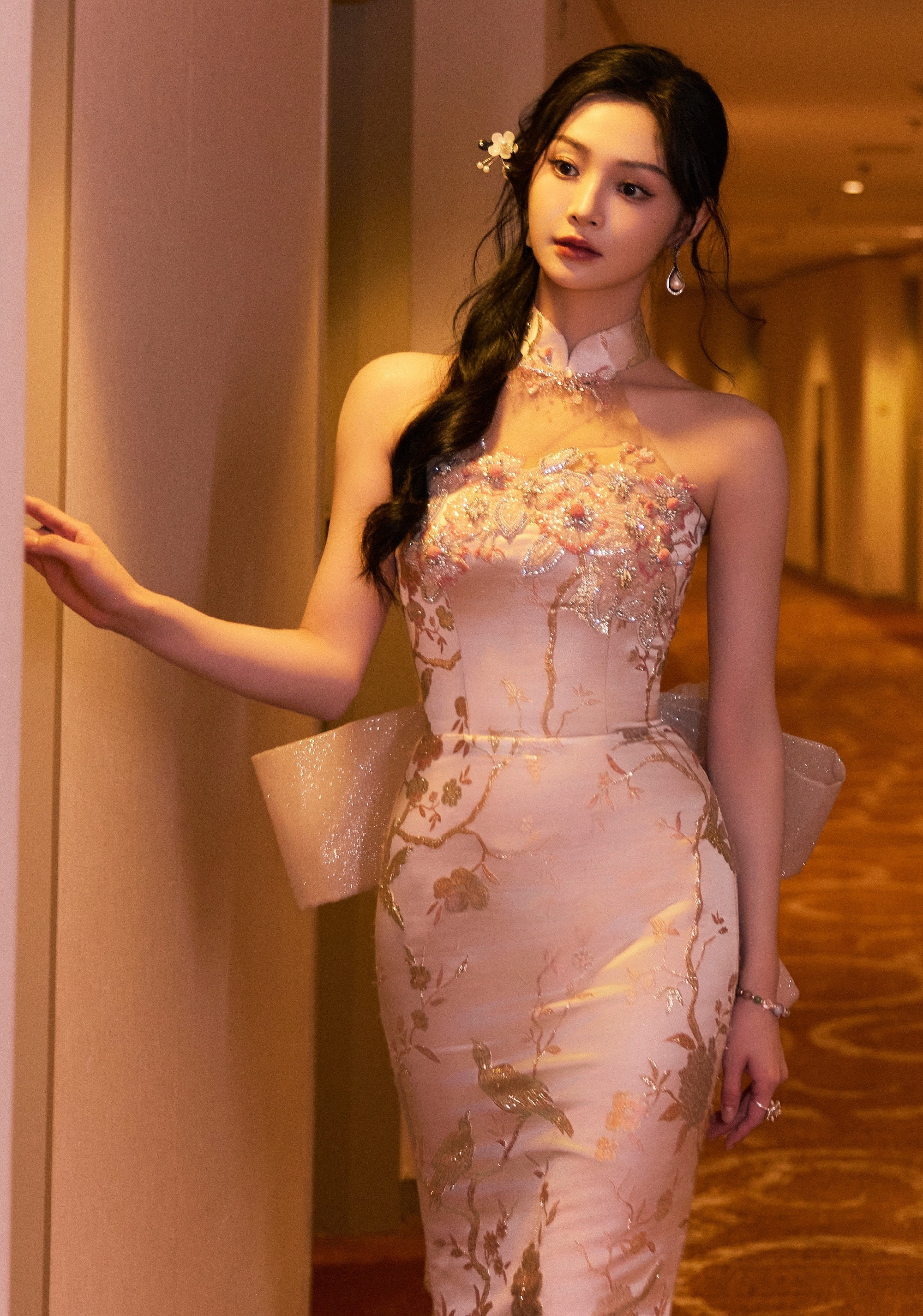 周洁琼新中式礼服，淡粉妆造，迷人的“琵琶少女”。周洁琼