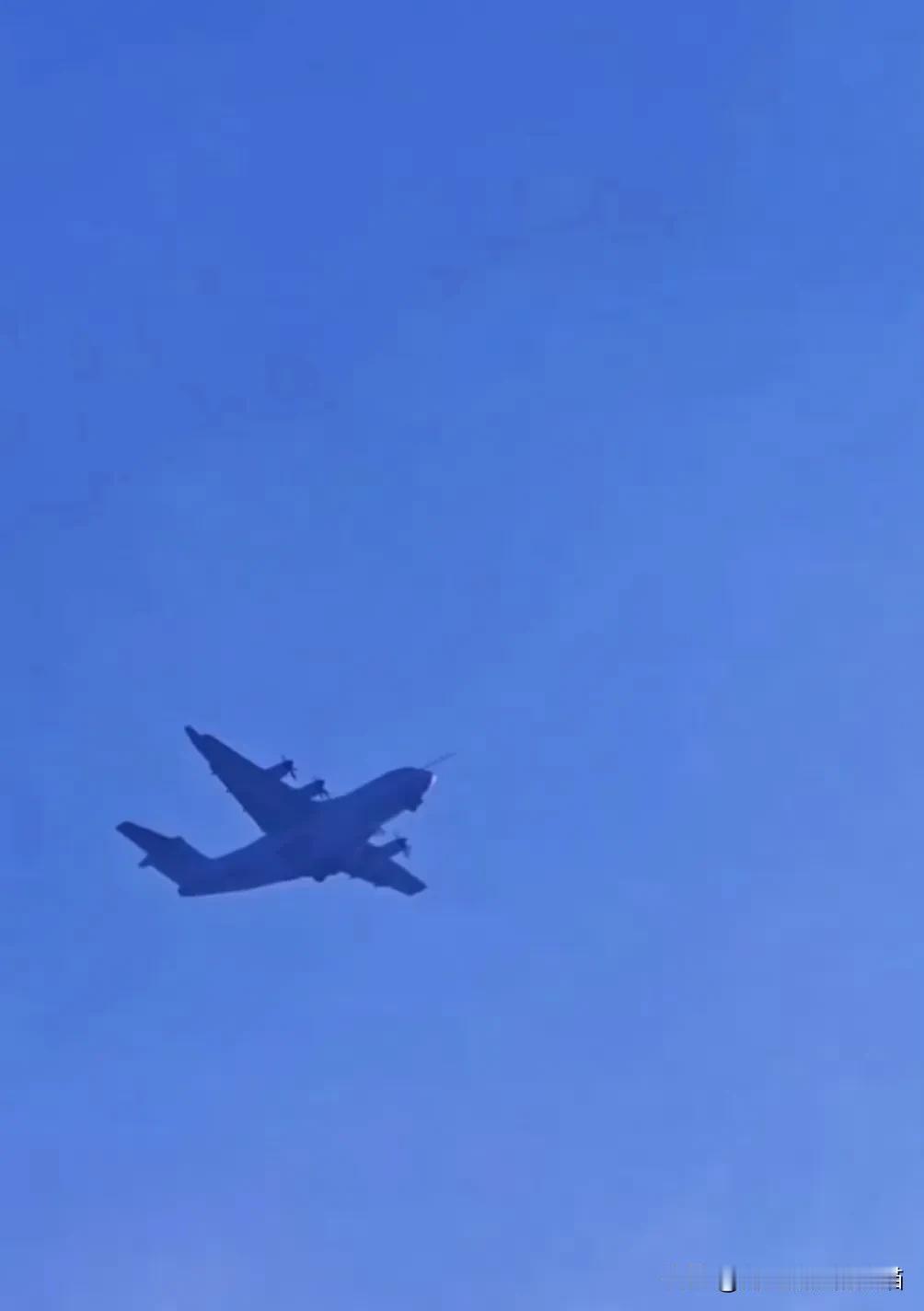 新胖妞来了，这“运20姐妹型”可太让人期待了！运20本身就是我国航空领域的明星装