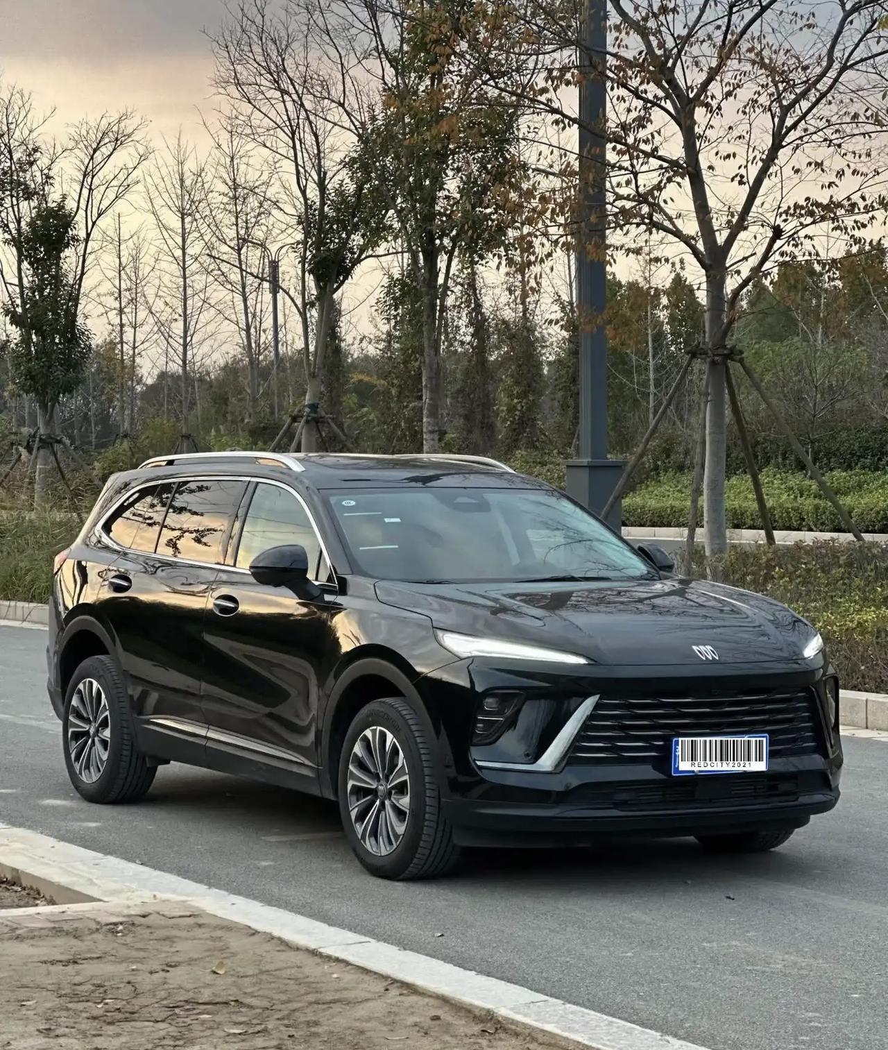 别克昂科威plus从30万降到最低十几万，要买早享受，晚买享折扣，车是好车，就