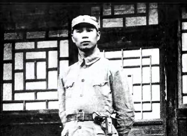1941年8月，杨成武带领百姓转移，可无论怎么躲避，都会遇见日军。正在大家到处寻