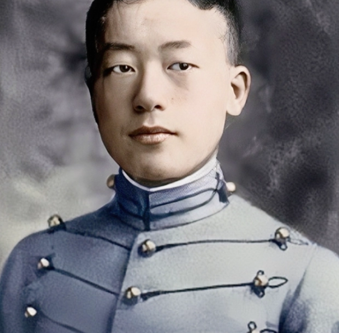 1965年，陆小曼去世后，好友揭露了她一个隐秘：她的前夫过分热衷房事，又体力过人