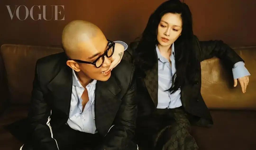 别信什么“眼里有光”，女人在婚姻里耗干自己，眼神最先投降。看看大S最近一次