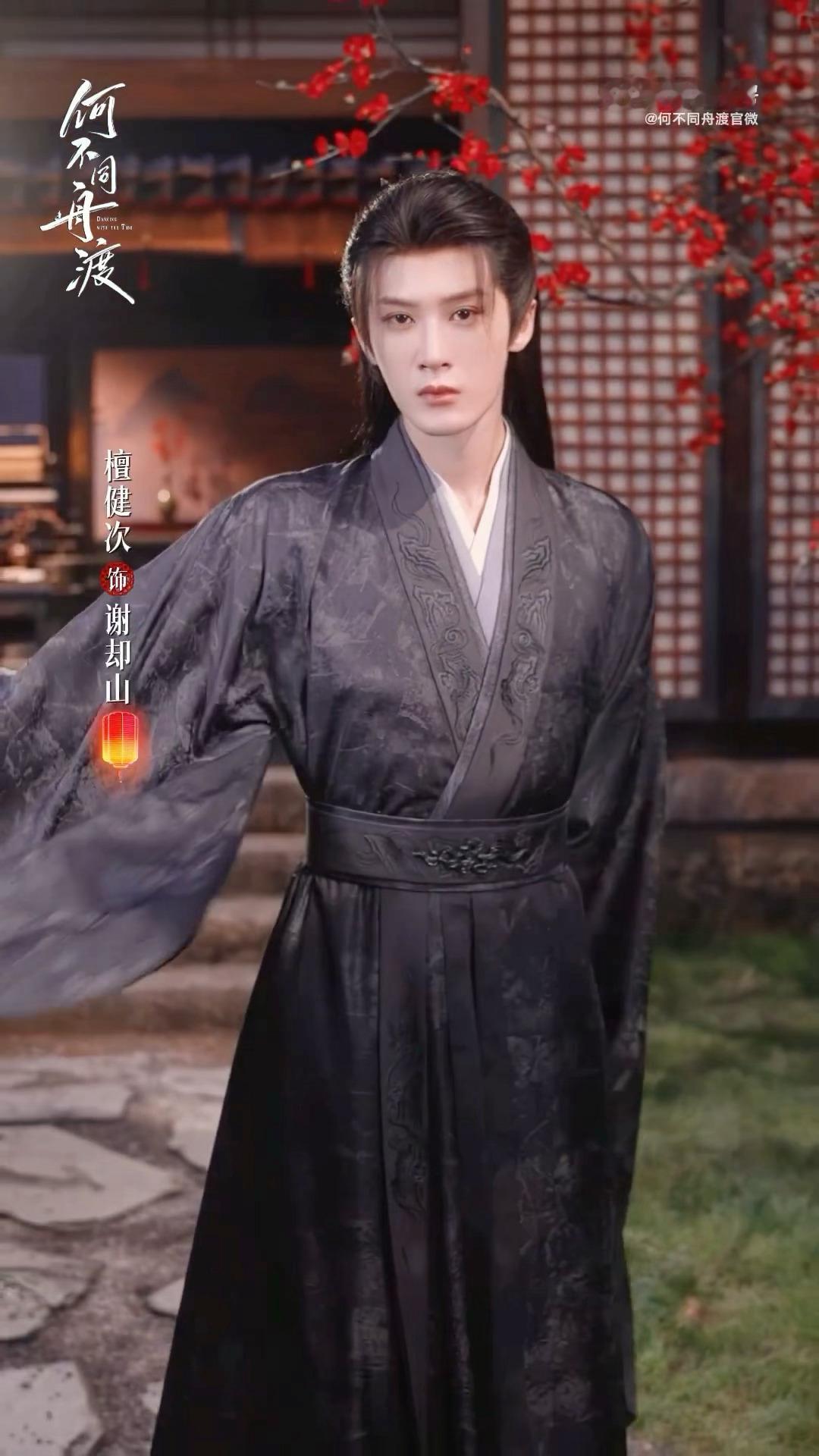 我夫的宽肩窄腰大胸肌，看起来就很好抱🥹