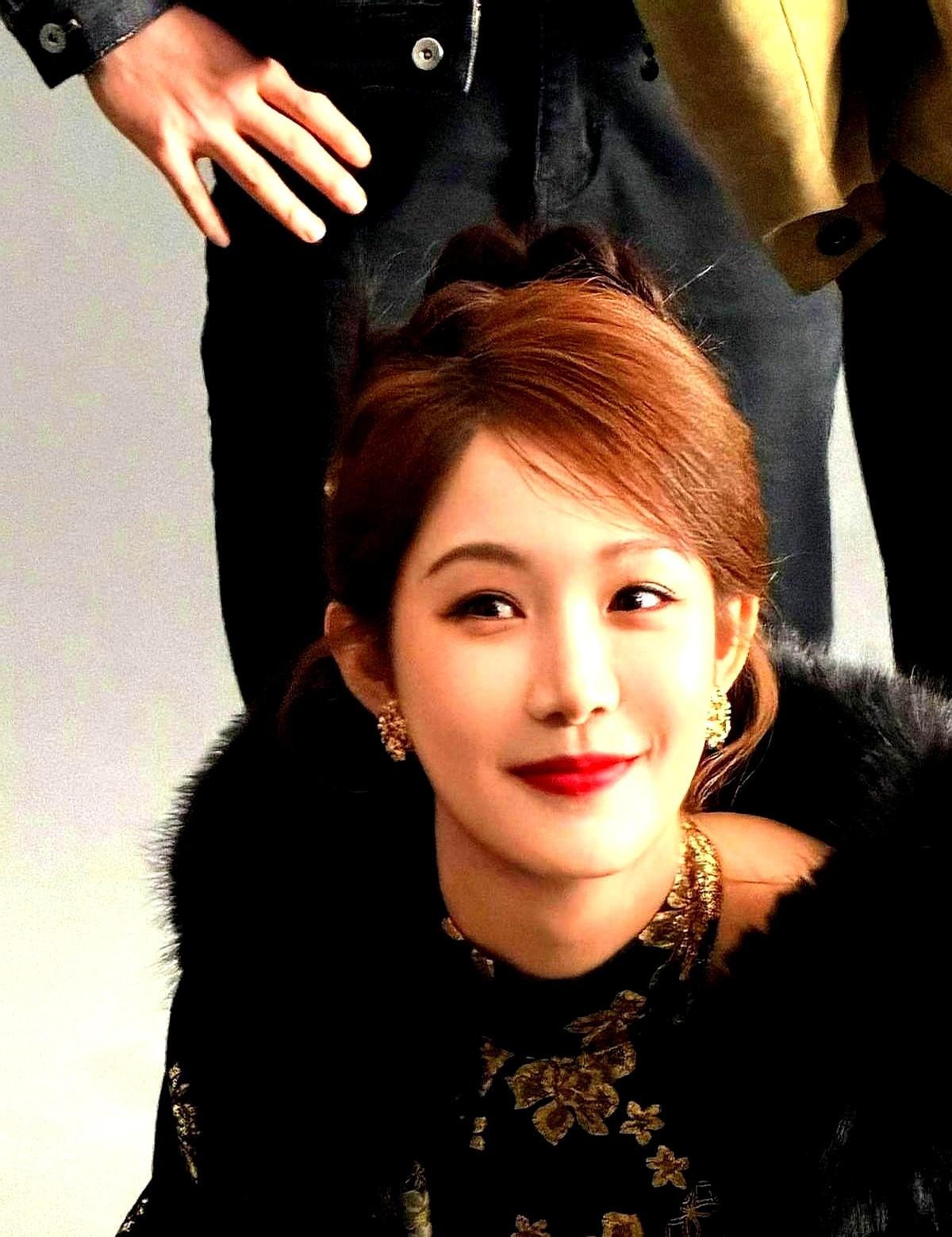 《归良辰》这剧还没播，海报站位和预告秒数就先吵起来了。主角明明是刘些宁，可宣