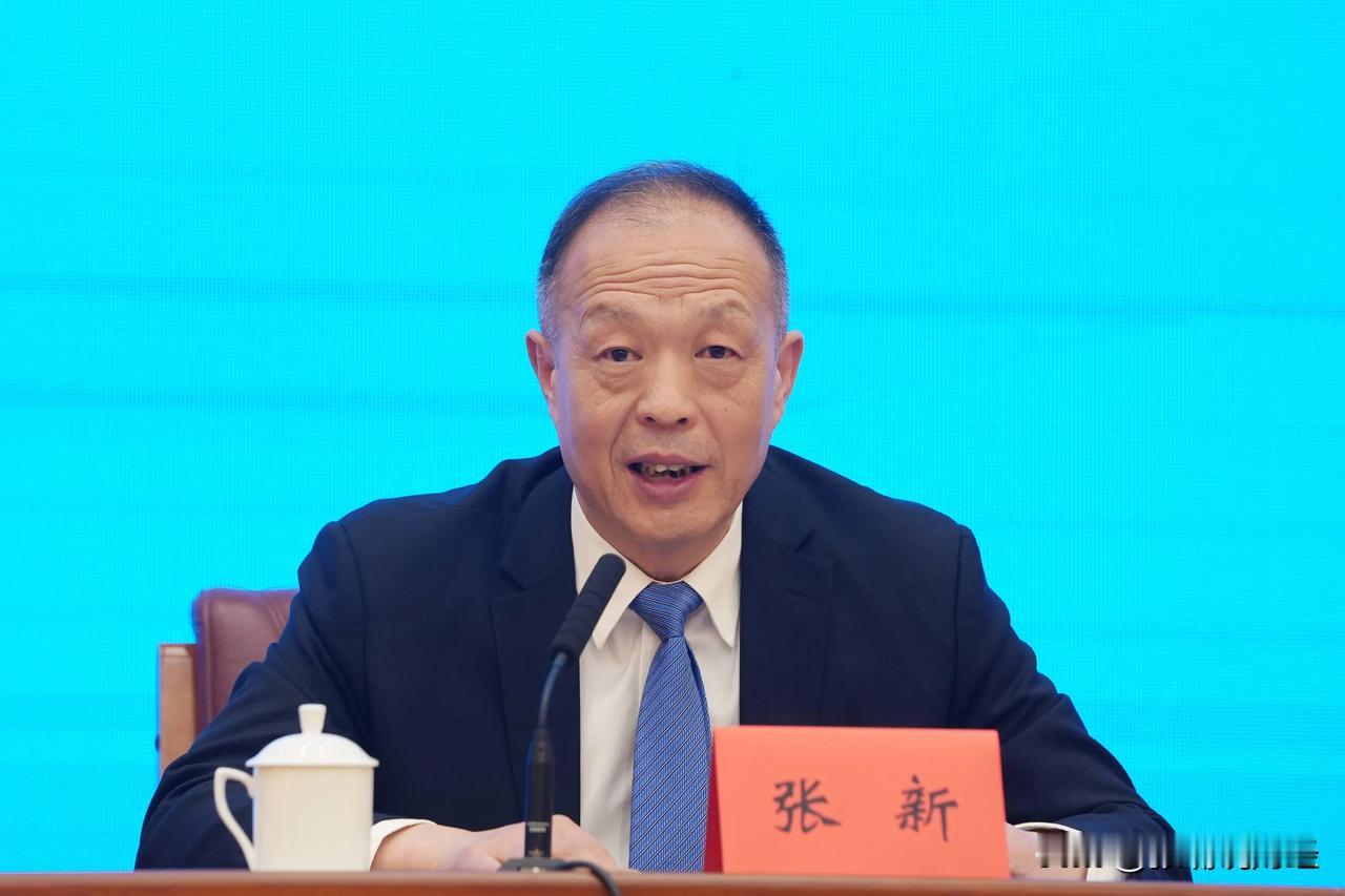 在张军被查四个月之后，中国羽协主席空缺得以补位，由总局竞体司司长张新出任该职。