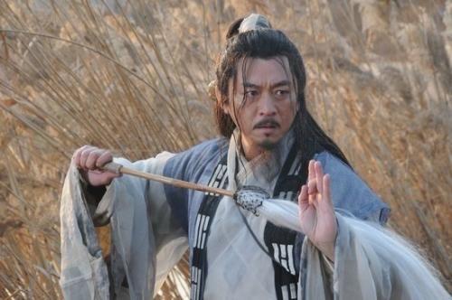 梁山忠义堂排座次那天，108将的刀光剑影里飘着酒气。武松攥着那柄砍过猛虎、剁过西