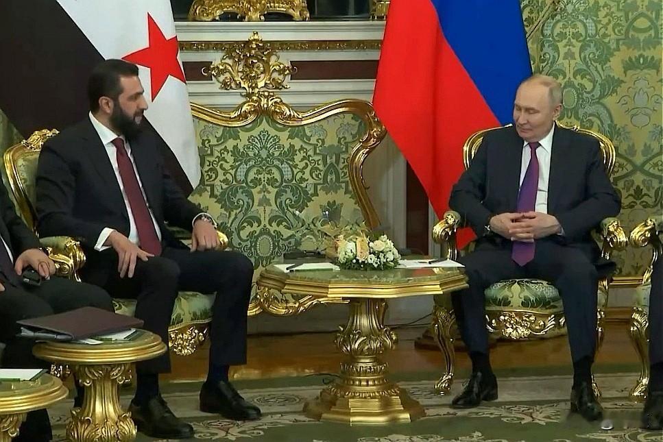 🔻听着脚趾都要抠地了！🔻叙利亚代总统朱拉尼（艾哈迈德·沙拉）访问俄罗斯期