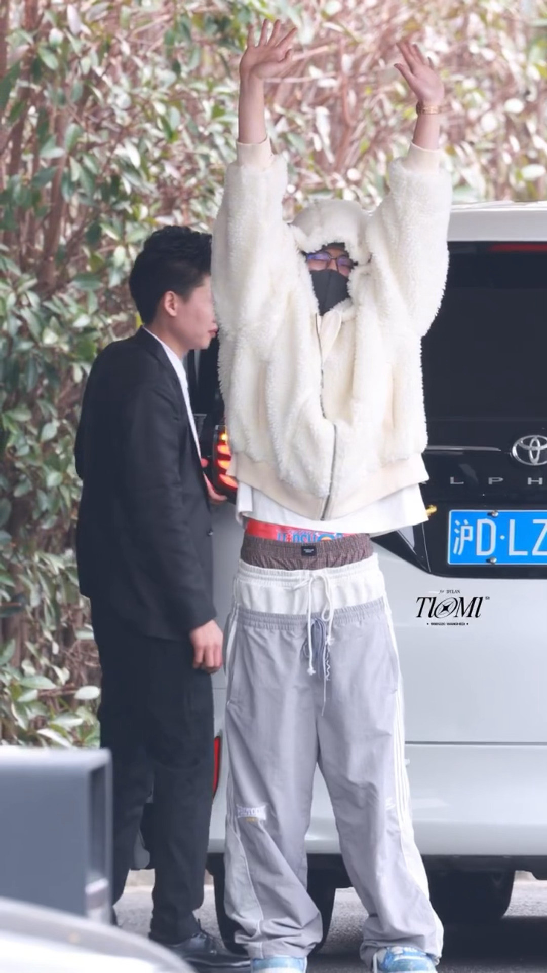 哈哈哈哈哈哈哈哈哈哈哈王鹤棣伸个懒腰露出了一个四层大蛋糕（不是）🙊🙊最上面的