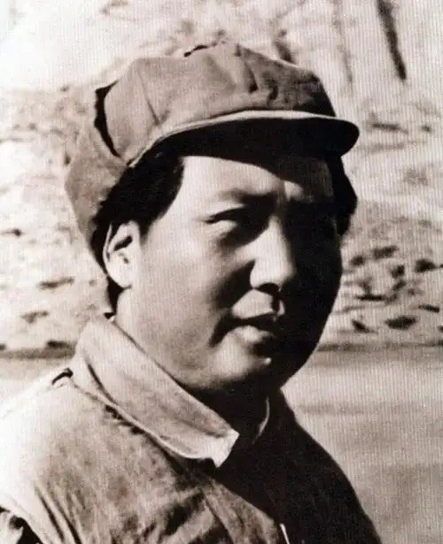 毛主席真高明核武才是硬道理当年中国穷得叮当响，外面一堆