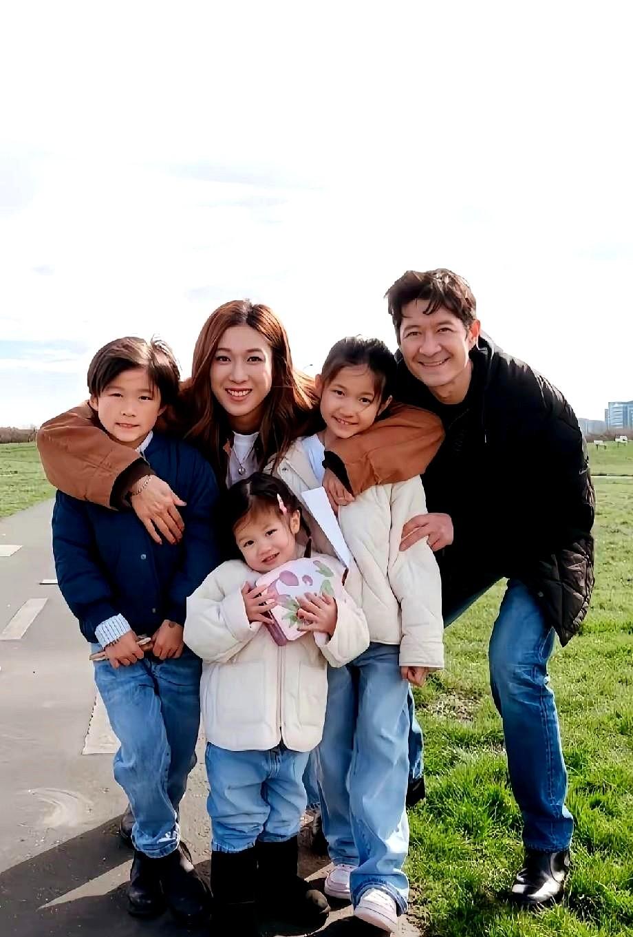 港媒报道，钟嘉欣跟现任丈夫打官司。她已向加拿大法院提起诉讼，要求重新分配财产和