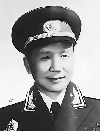 1936年他一营之长竟带2个连投奔红军，1955年授衔傻眼：本以为自己就个大校