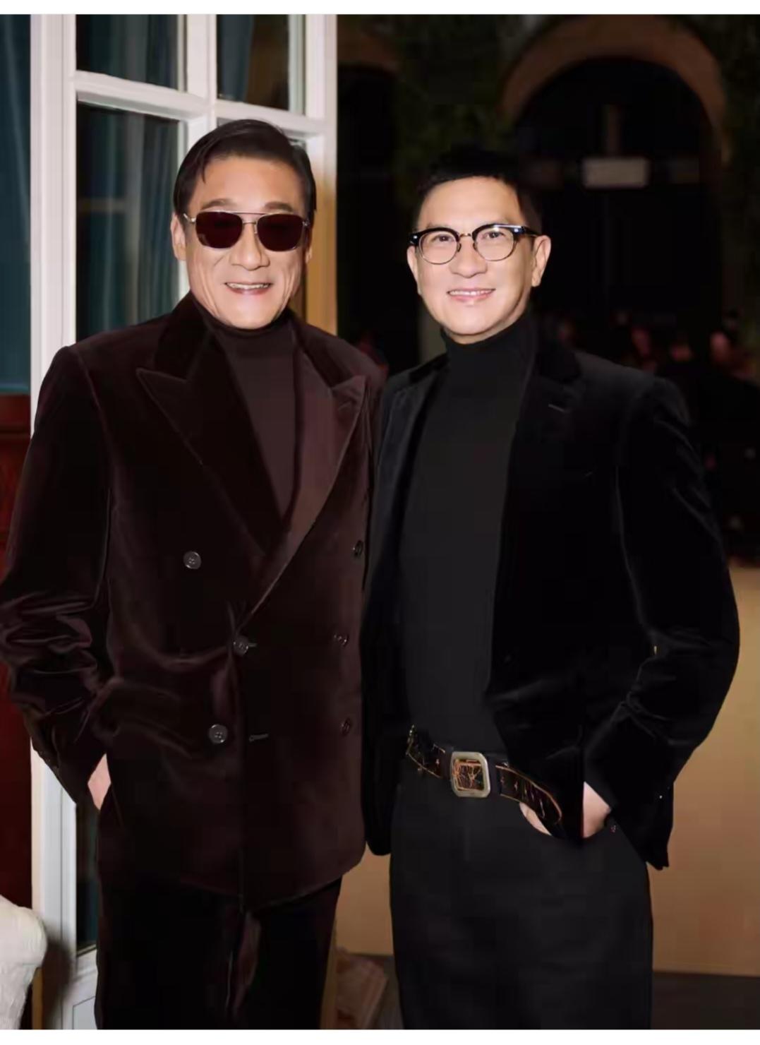 张家辉，太节俭了，腰带都掉皮了，还不舍得扔。