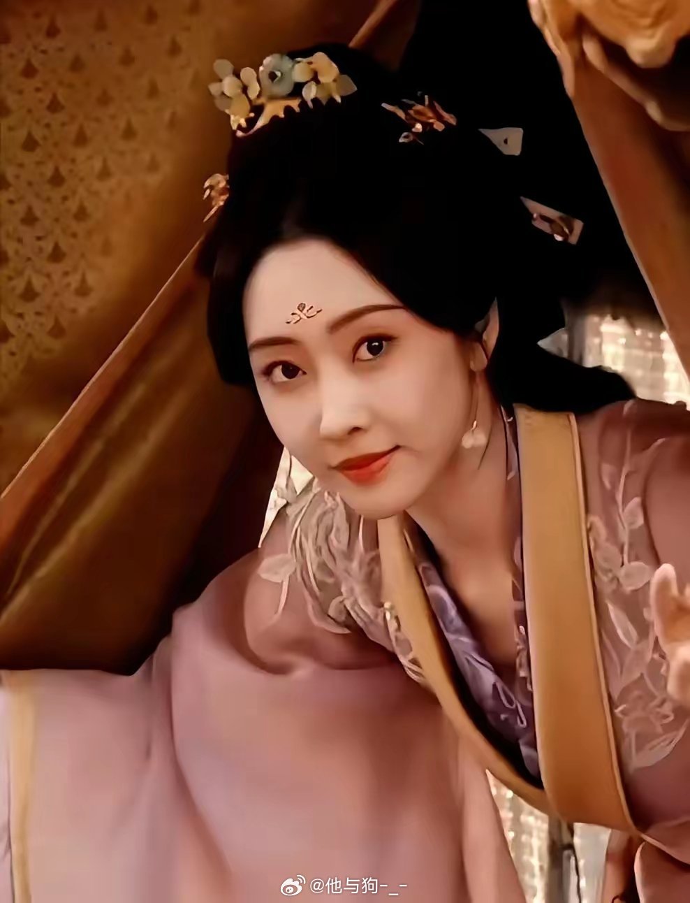 《折腰》：如若小乔当初没有嫁给魏劭，那么苏娥皇才是皇后吧……苏娥皇那句“真正的好