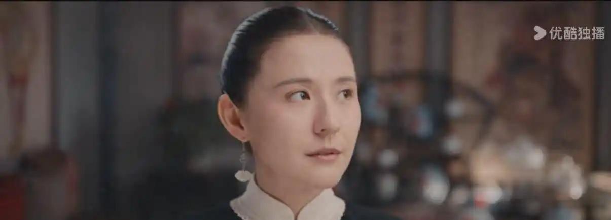 继续追剧《灼灼韶华》。一夜之间，韶华家破人亡。如果没有哥哥的救助，自己也险些丧