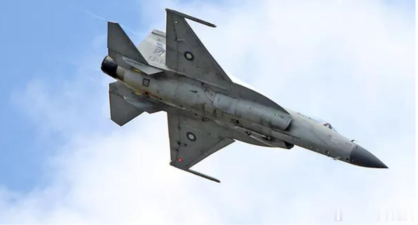 歼-10CE销海外正在测试，“枭龙”战机则至少有6个海外潜在买家近日多家外媒报道