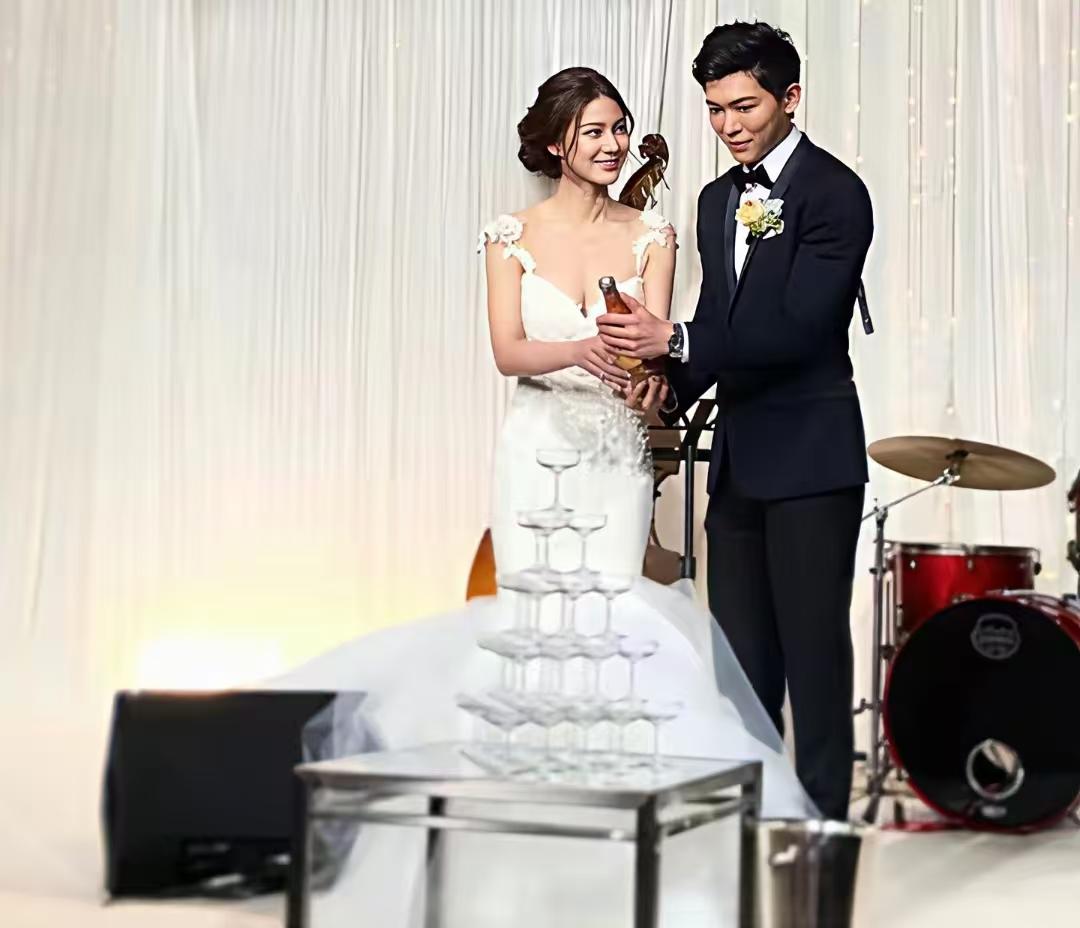 马筱梅与前夫以前也是很恩爱的一对夫妻，我记得以前看过女的不能生的新闻，结果汪小菲