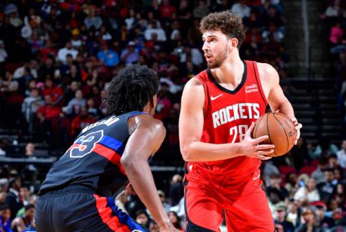 今日申京和兰代尔根本不在一个级别！！​​兰代尔:今日比赛上场32分钟，投篮18中