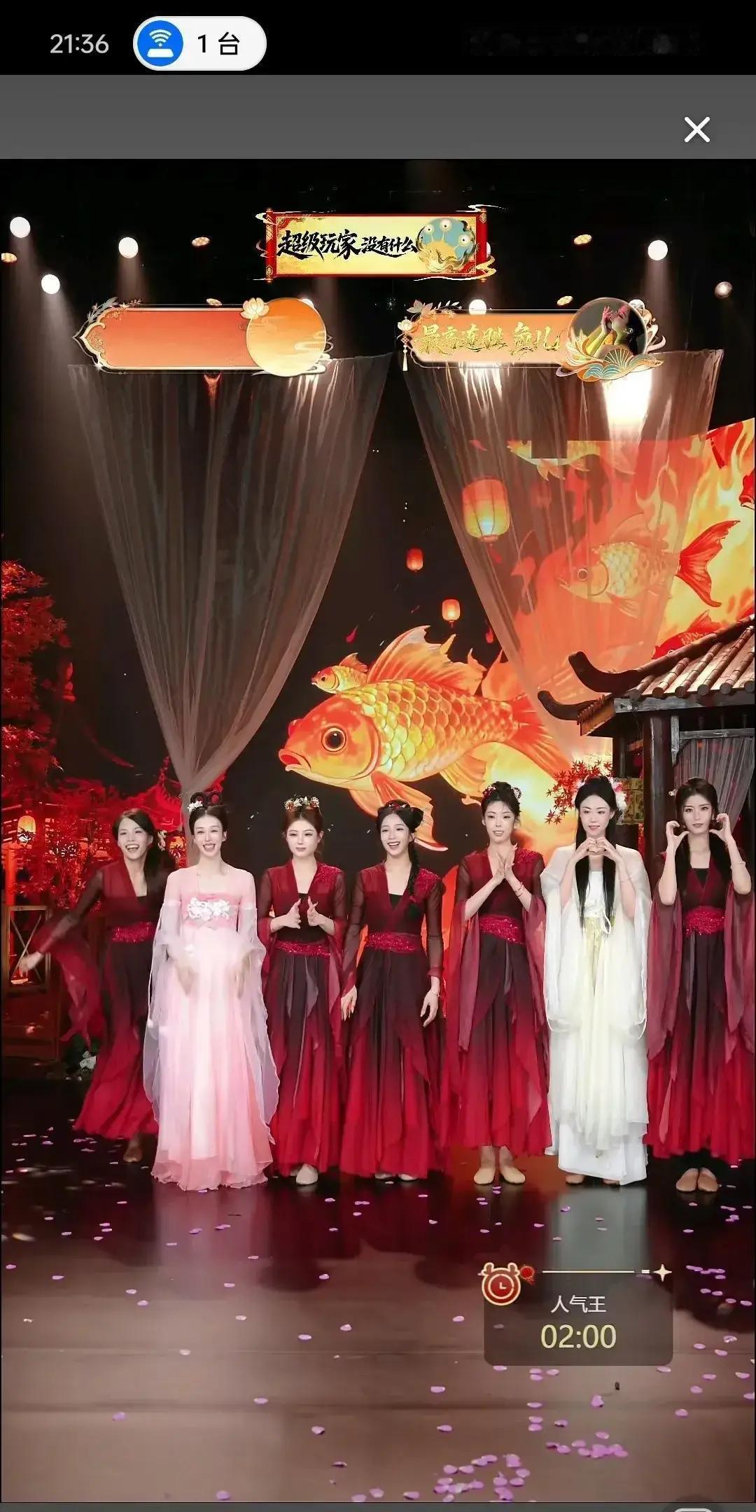 刷到个帖子，一个老哥晒结婚照配文“我一生最正确的就是坚持娶了个高挑老婆”照片里他