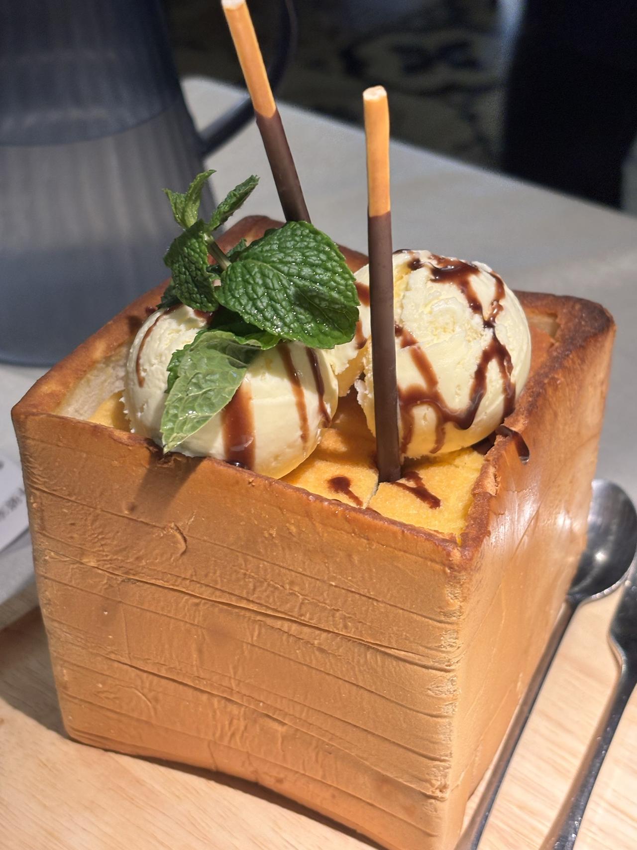 我观察了周围几十个孩子，发现叛逆孩子都有以下共同特征：第一，家里比较溺爱，尤